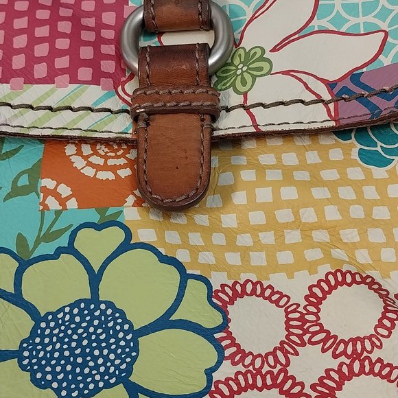 2884 Medium Size Fossil Crossbody, Leather, Multi Color Bag Purse - Picture 2 of 14